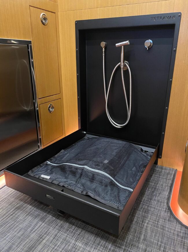 Tetravan Folding Camper Van Shower System 2.1 (Black)
